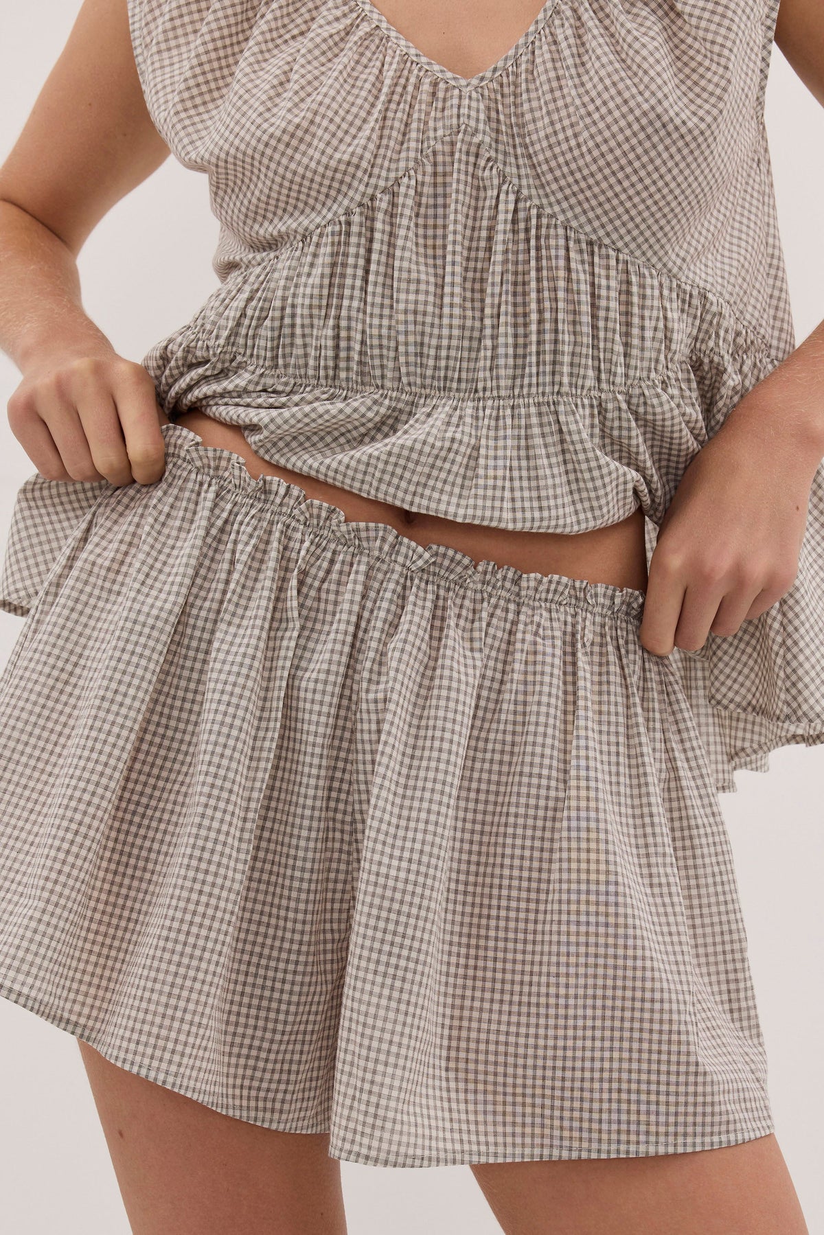 ARABELLA CREAM CHECK SHORT